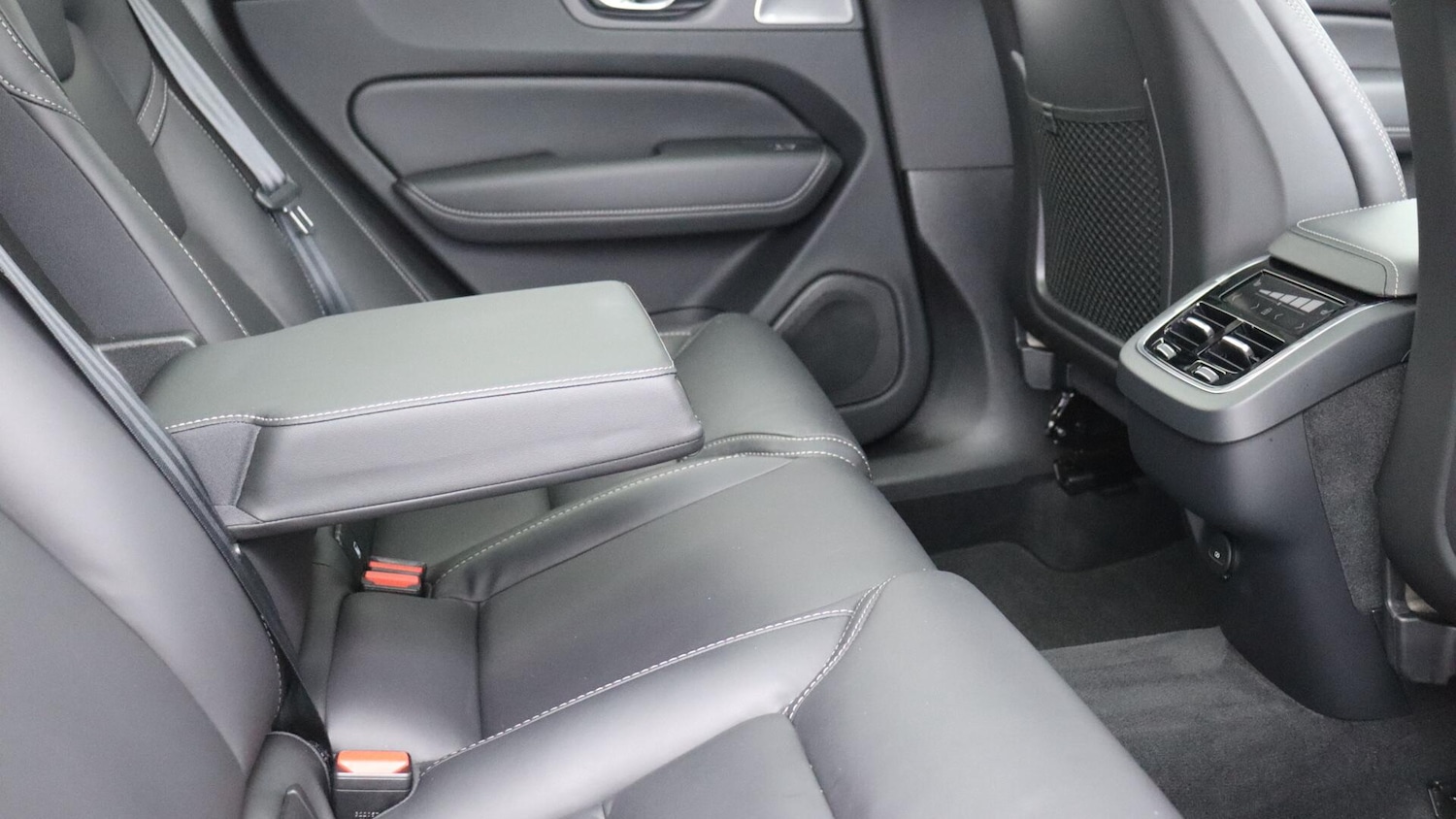 Used Volvo XC60 2023 for sale - 76072068: Photo 33