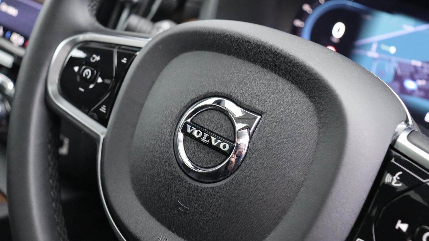 Used Volvo XC60 2023 for sale - 76072068: Photo 48