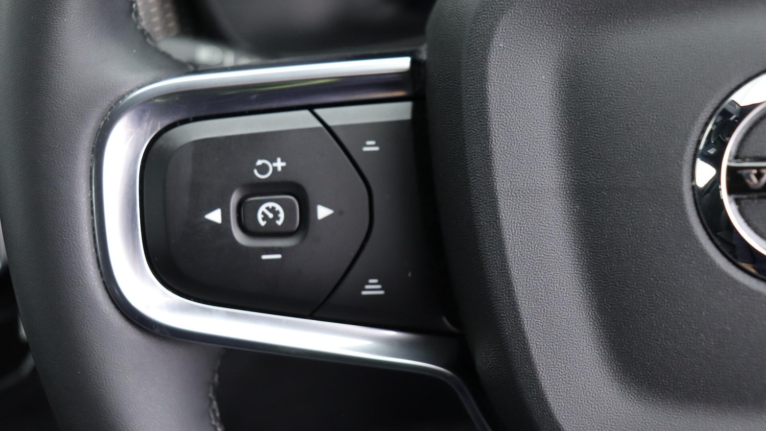 Used Volvo XC40 2023 for sale - 76001391: Photo 21