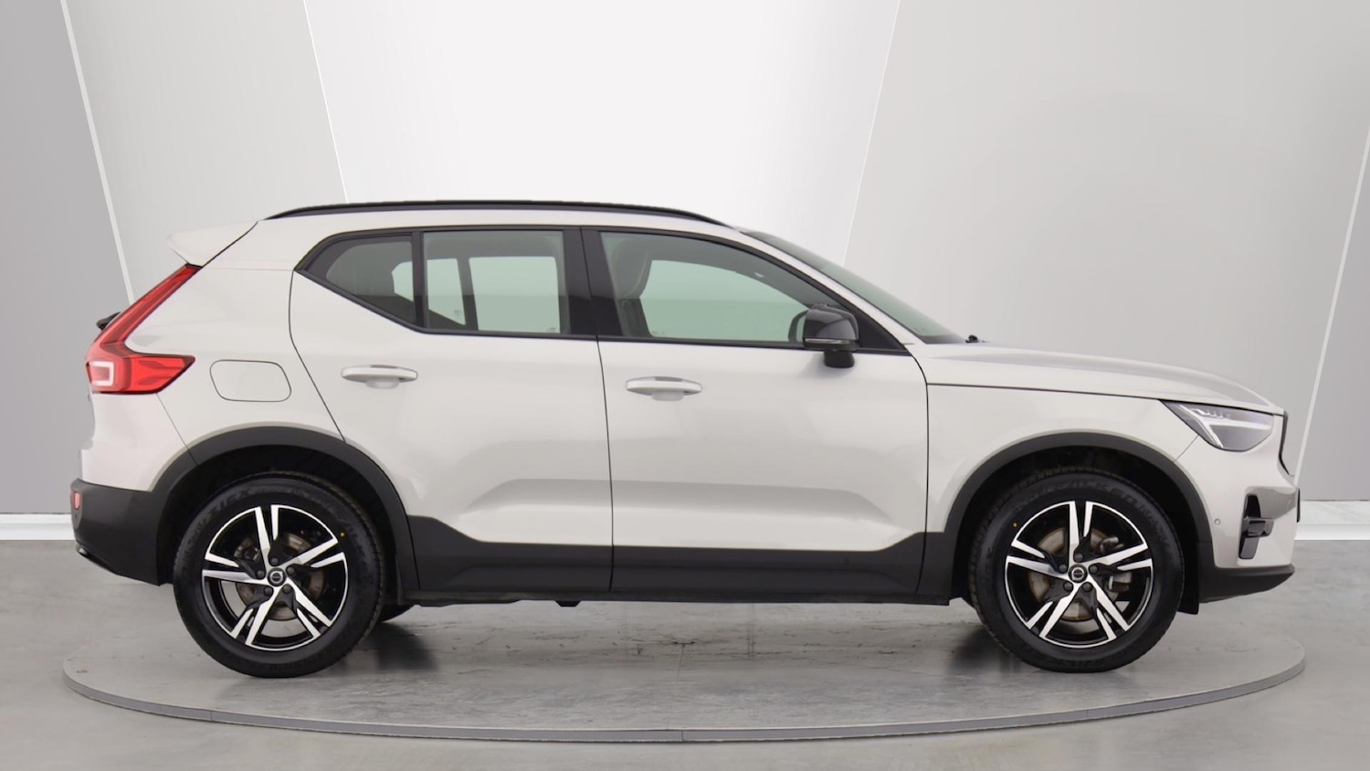 Used Volvo XC40 2023 for sale - 76001391: Photo 3