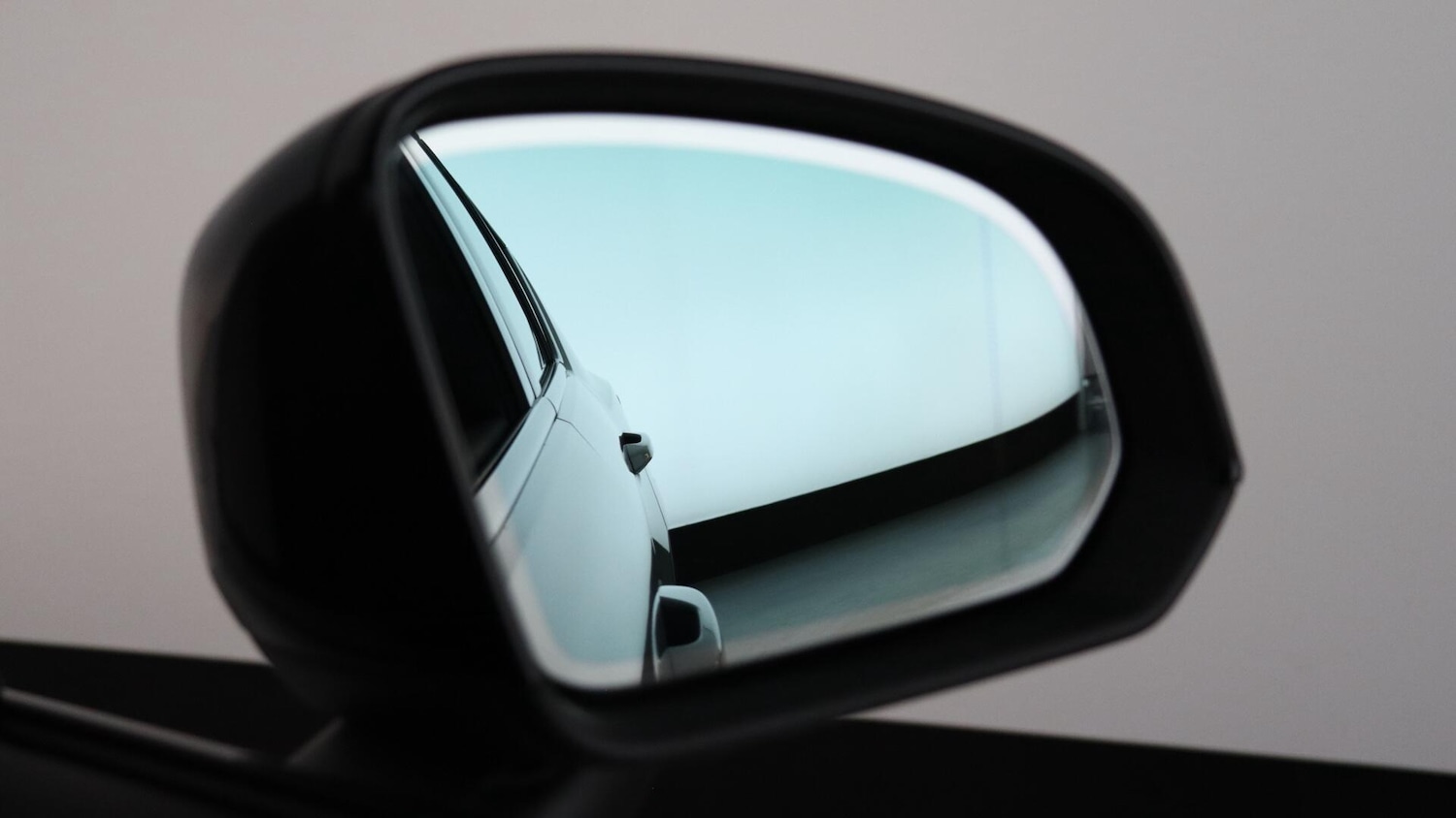 Used Volvo XC40 2023 for sale - 76001391: Photo 32