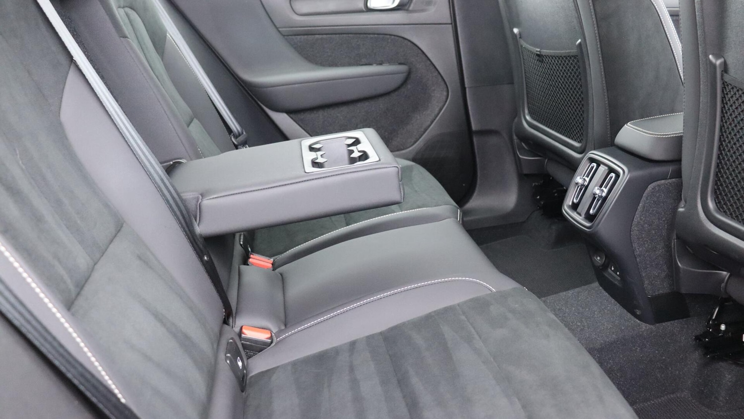Used Volvo XC40 2023 for sale - 76001391: Photo 33