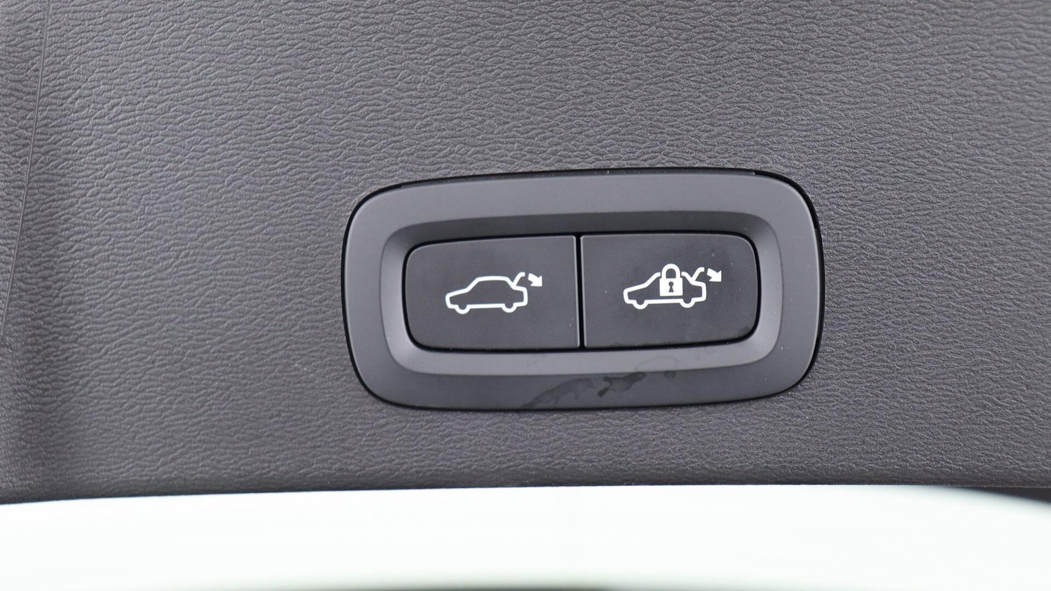 Used Volvo XC40 2023 for sale - 76001391: Photo 35
