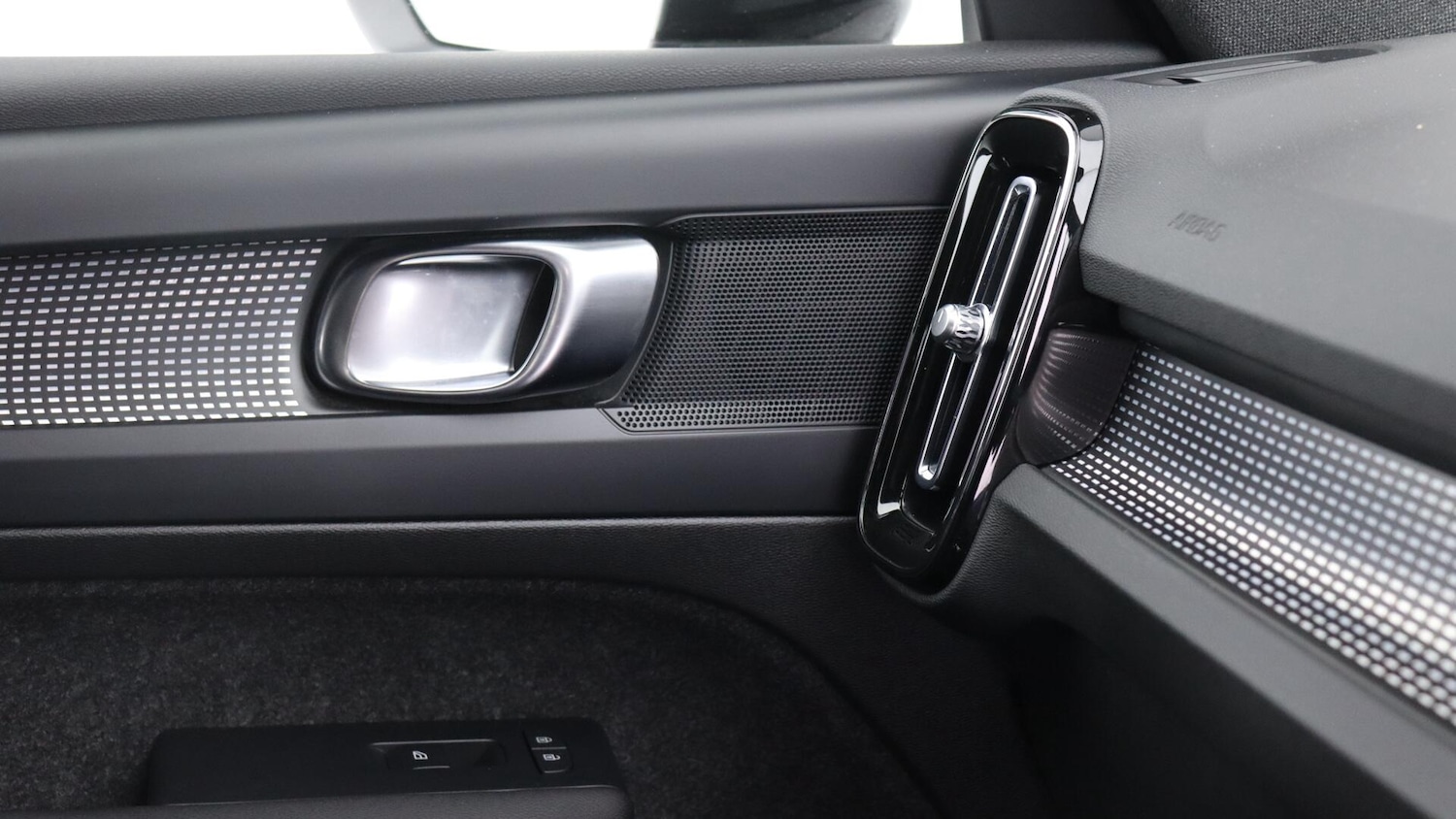 Used Volvo XC40 2023 for sale - 76001391: Photo 47