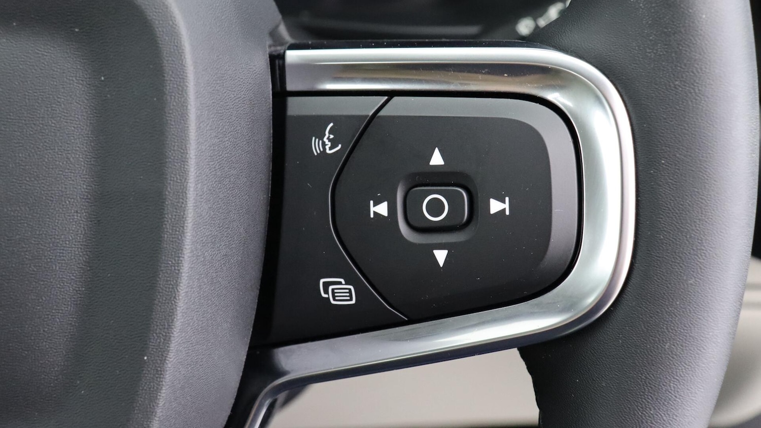 Used Volvo XC40 2023 for sale - 75857755: Photo 22