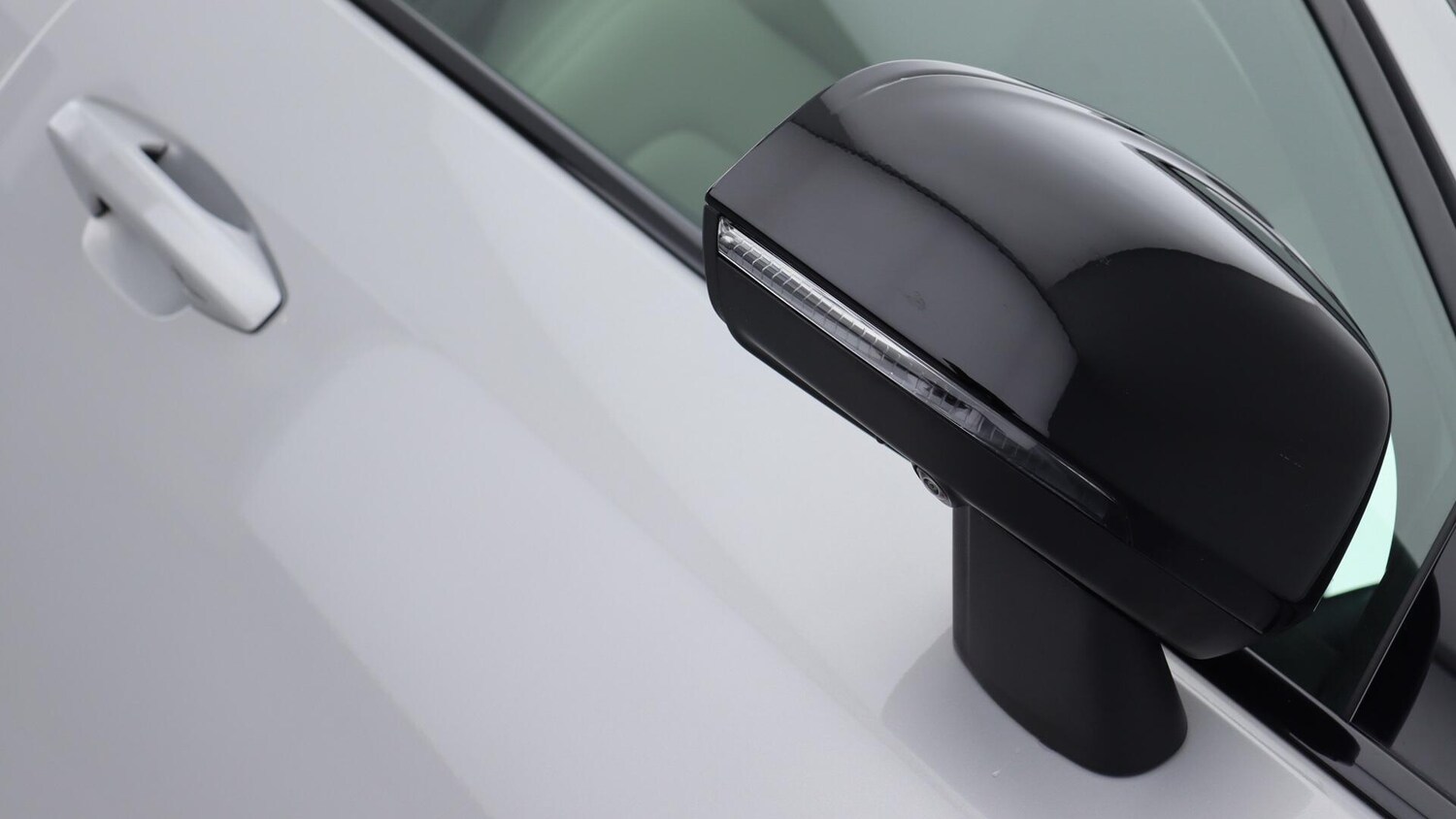 Used Volvo XC40 2023 for sale - 75857755: Photo 37