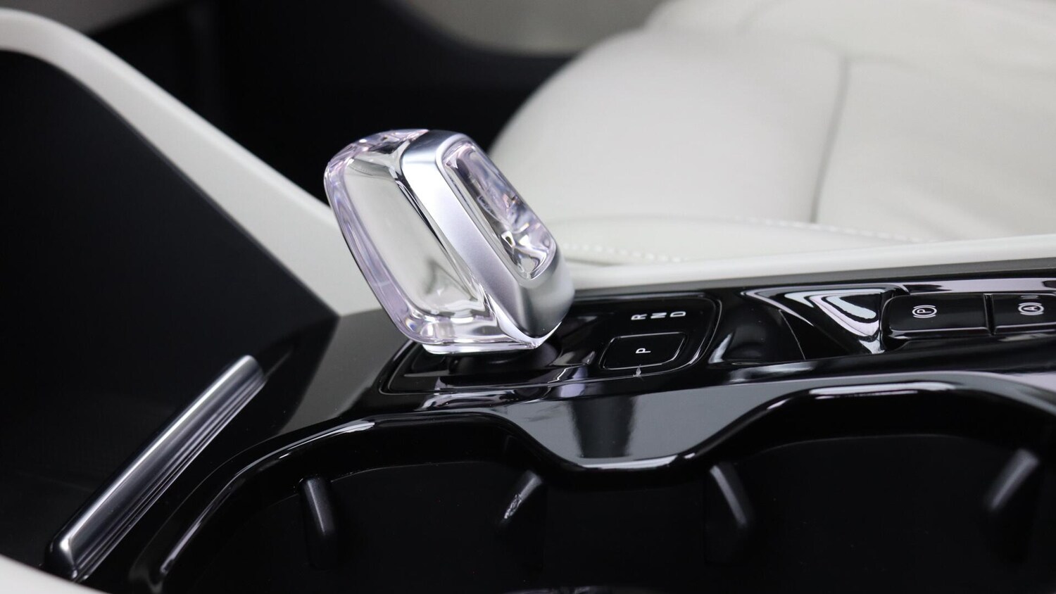 Used Volvo XC40 2023 for sale - 75857755: Photo 52