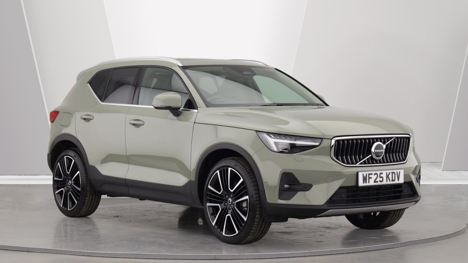 Used Volvo XC40 2025 for sale - 76013325: Photo 1