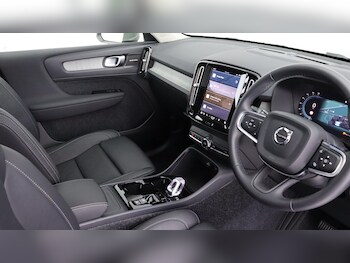 Used Volvo XC40 2025 for sale - 76013325: Photo