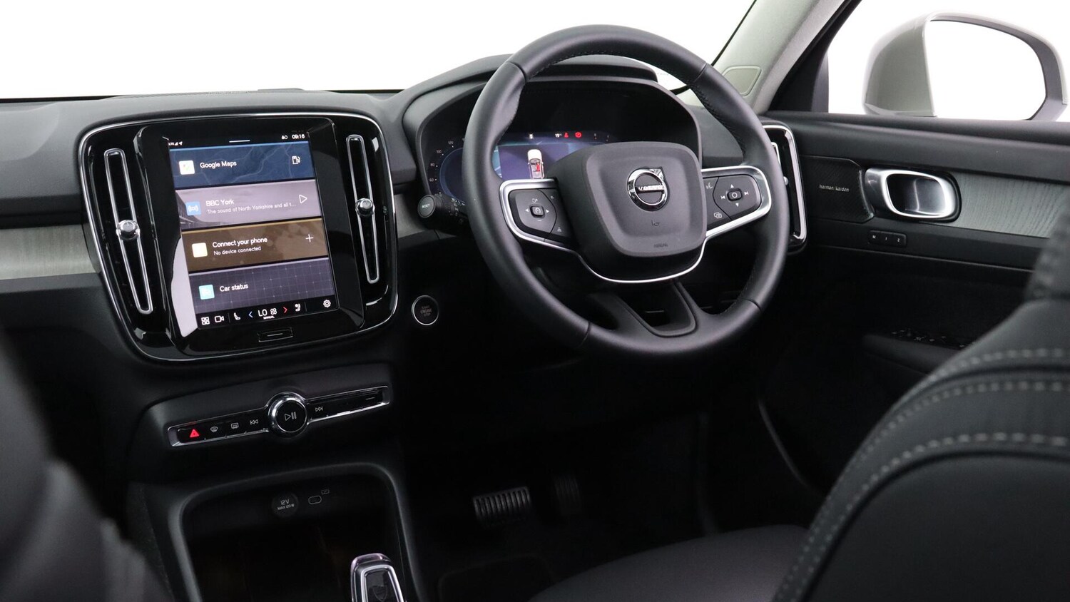Used Volvo XC40 2025 for sale - 76013325: Photo 51