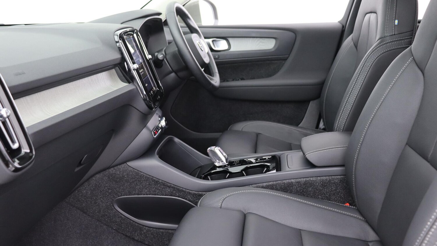Used Volvo XC40 2025 for sale - 76013325: Photo 52