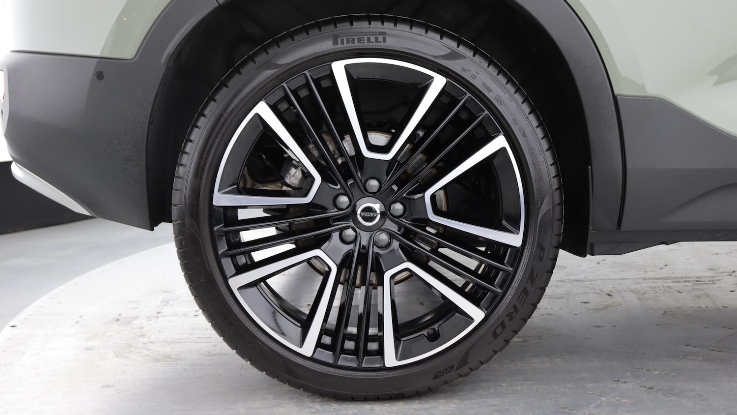 Used Volvo XC40 2025 for sale - 76013325: Photo 9