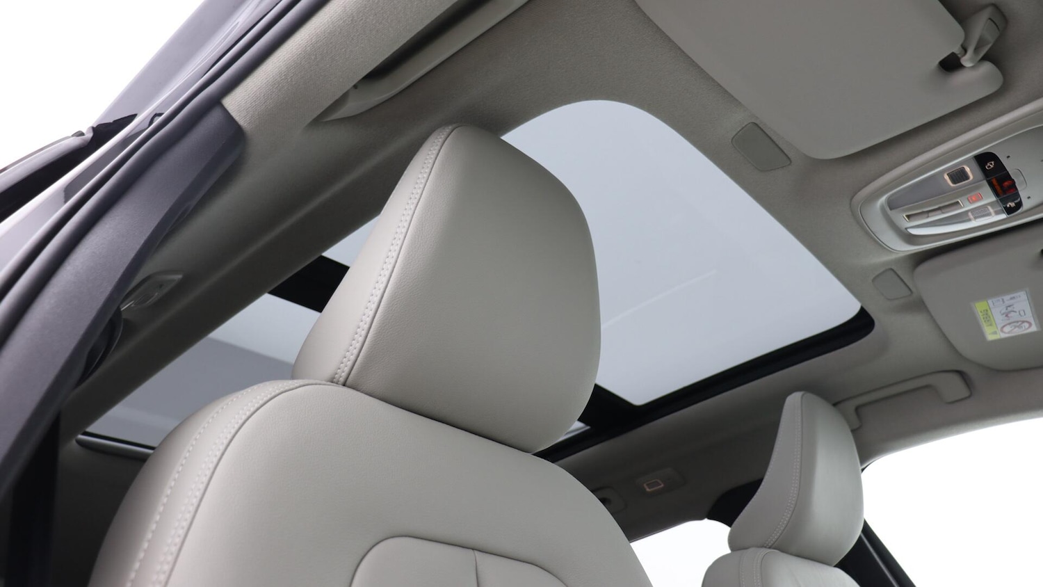 Used Volvo XC40 2025 for sale - 76349710: Photo 31