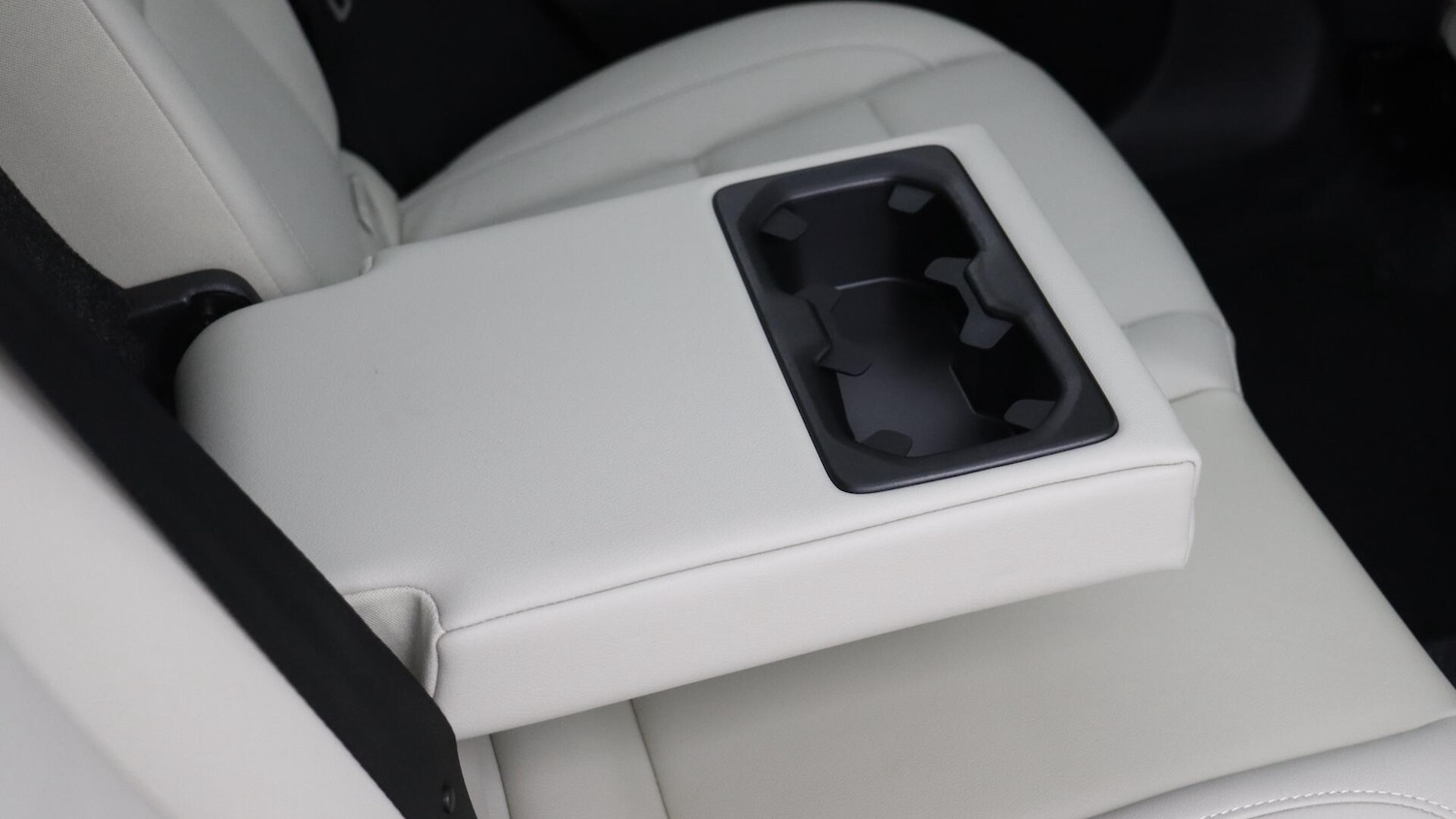 Used Volvo XC40 2025 for sale - 76349710: Photo 34