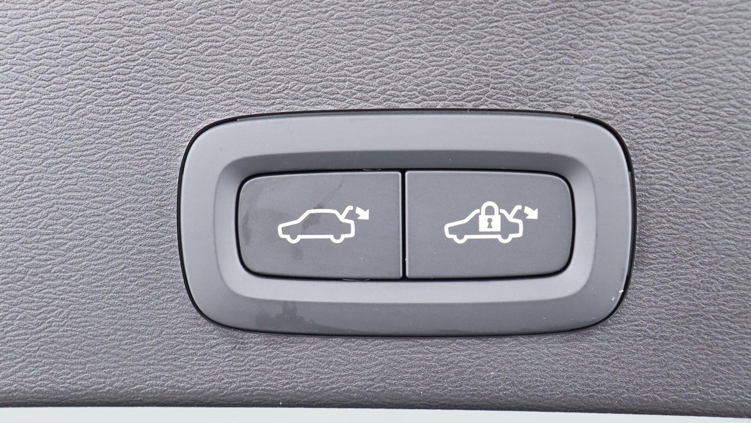 Used Volvo XC40 2025 for sale - 76349710: Photo 35