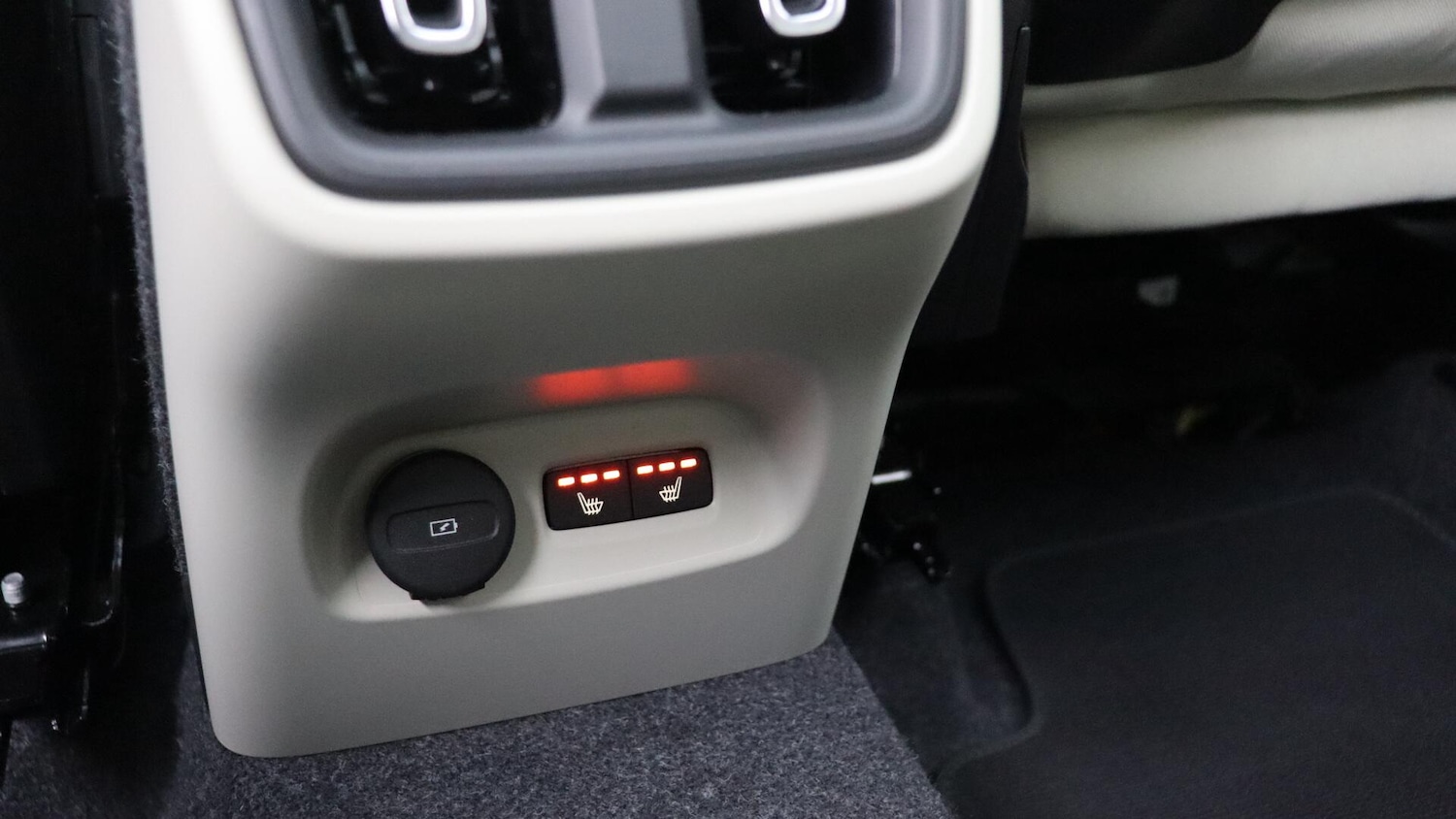Used Volvo XC40 2025 for sale - 76349710: Photo 42