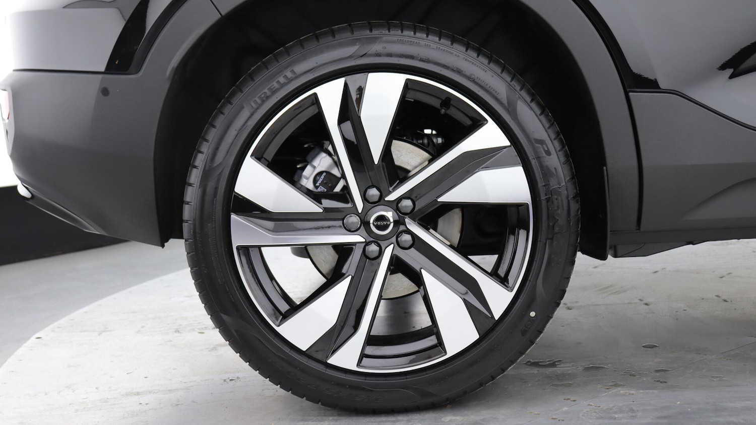 Used Volvo XC40 2025 for sale - 76349710: Photo 9