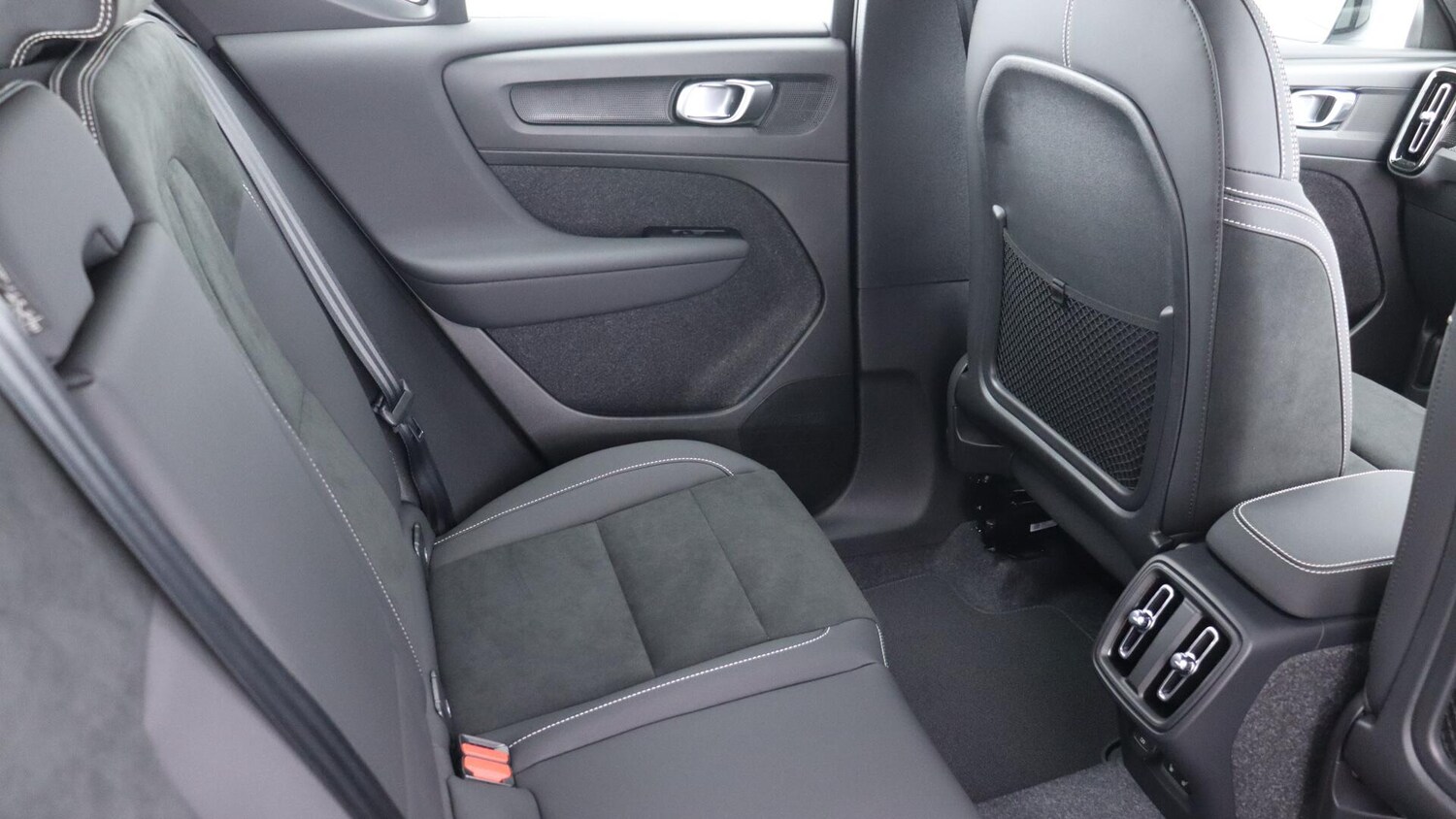 Used Volvo XC40 2025 for sale - 76085454: Photo 10