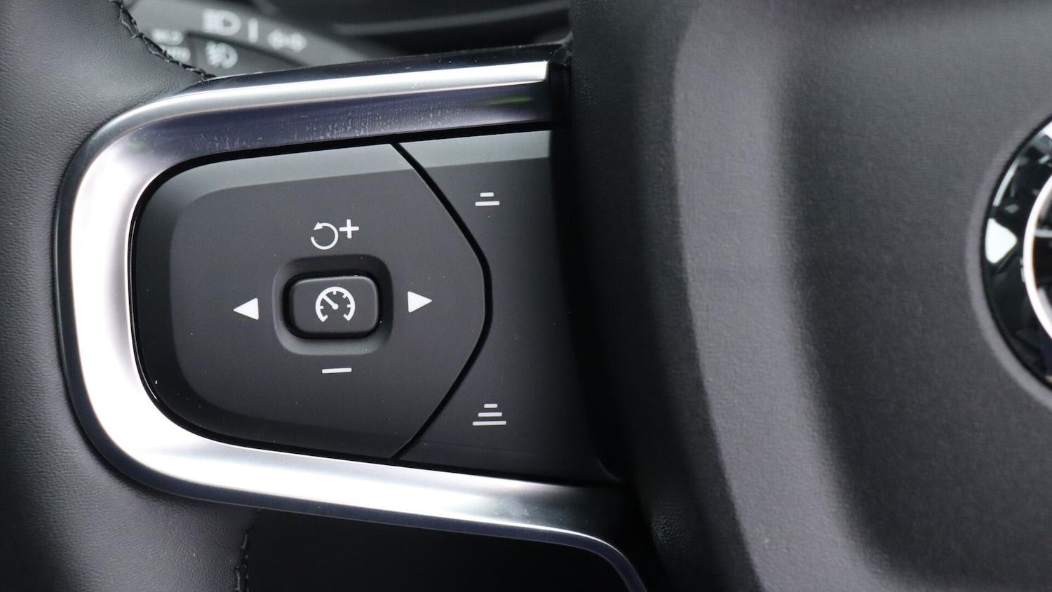 Used Volvo XC40 2025 for sale - 76085454: Photo 18