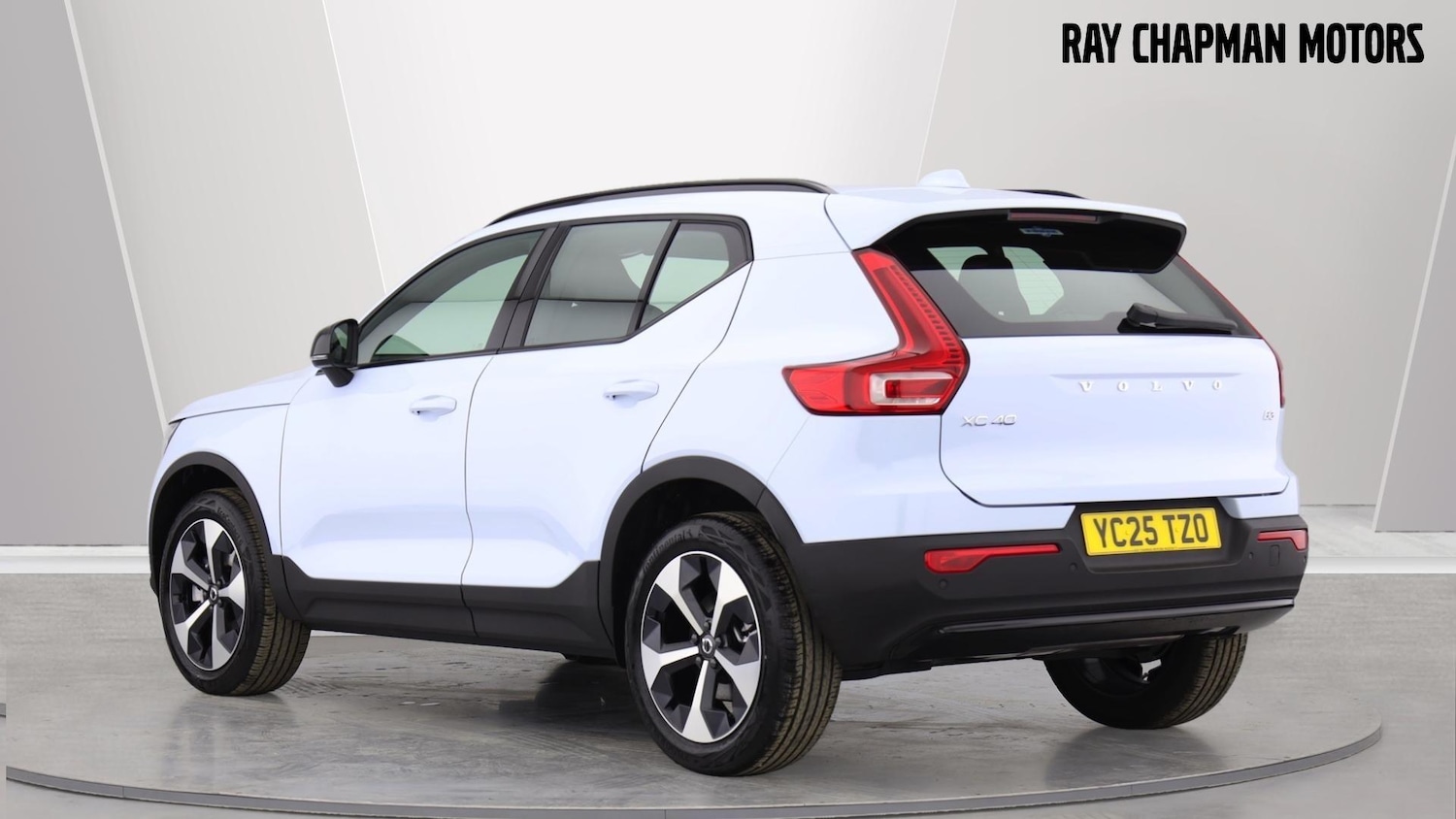 Used Volvo XC40 2025 for sale - 76085454: Photo 2