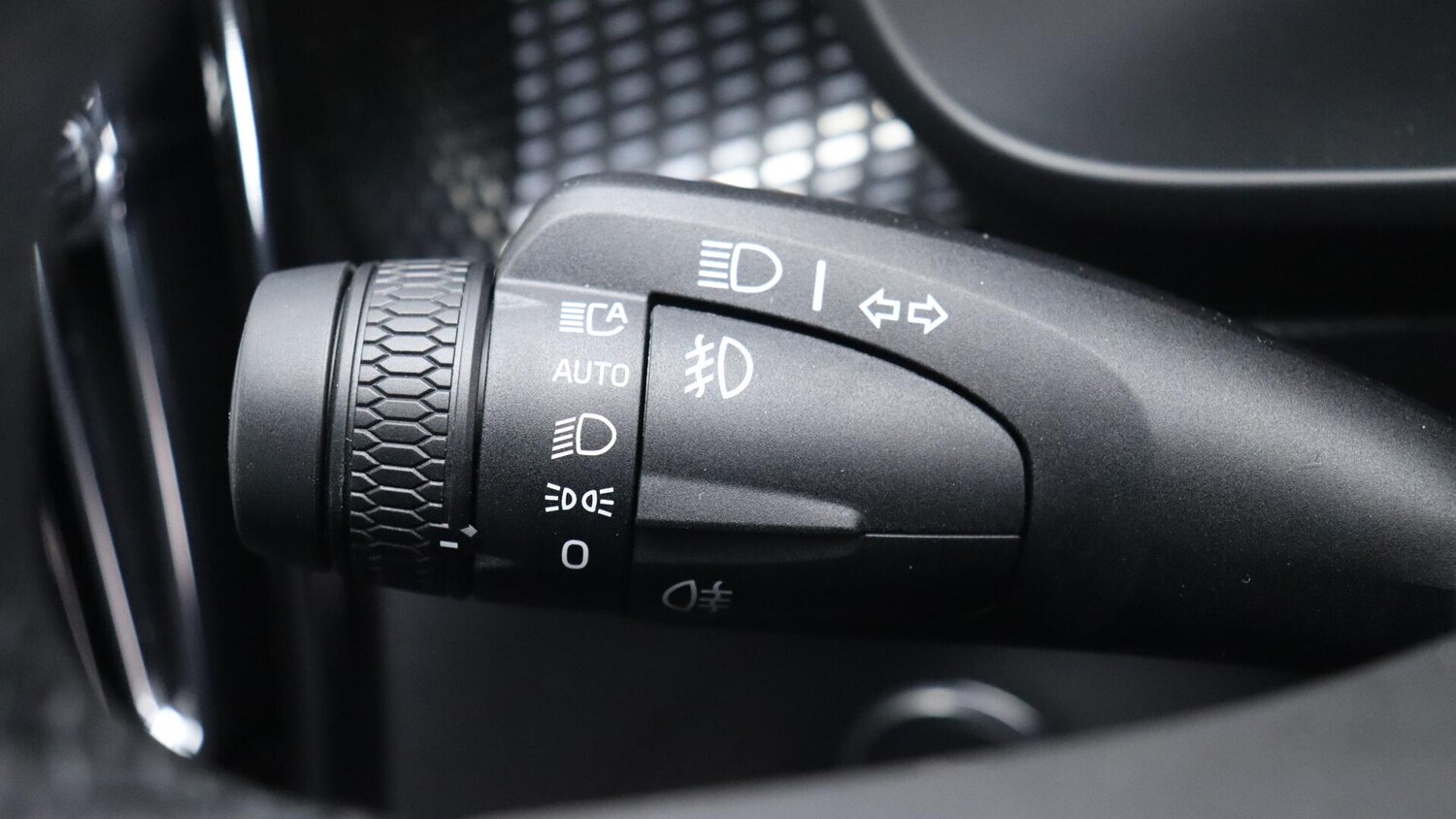 Used Volvo XC40 2025 for sale - 76085454: Photo 23