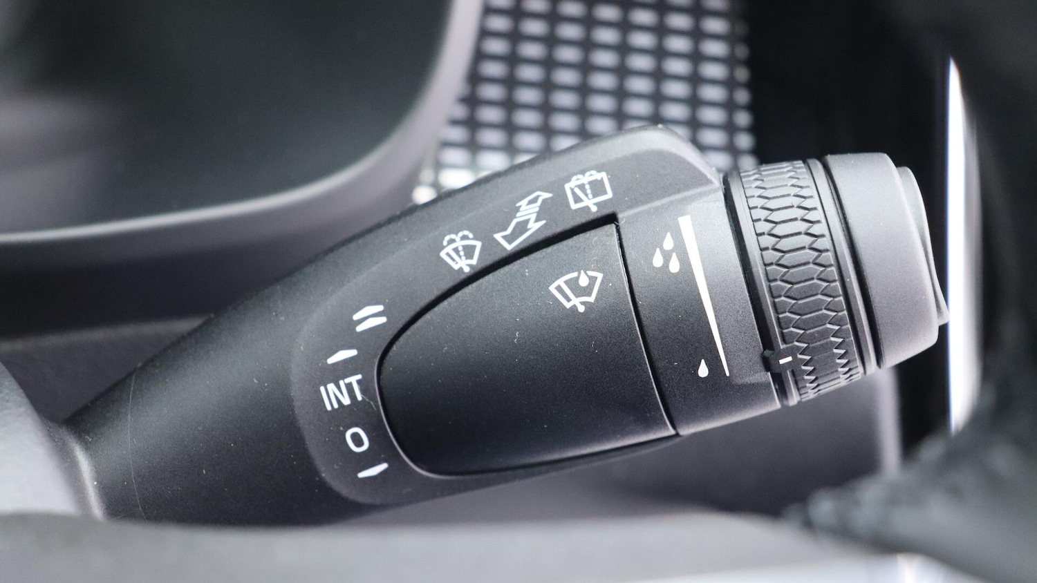 Used Volvo XC40 2025 for sale - 76085454: Photo 25