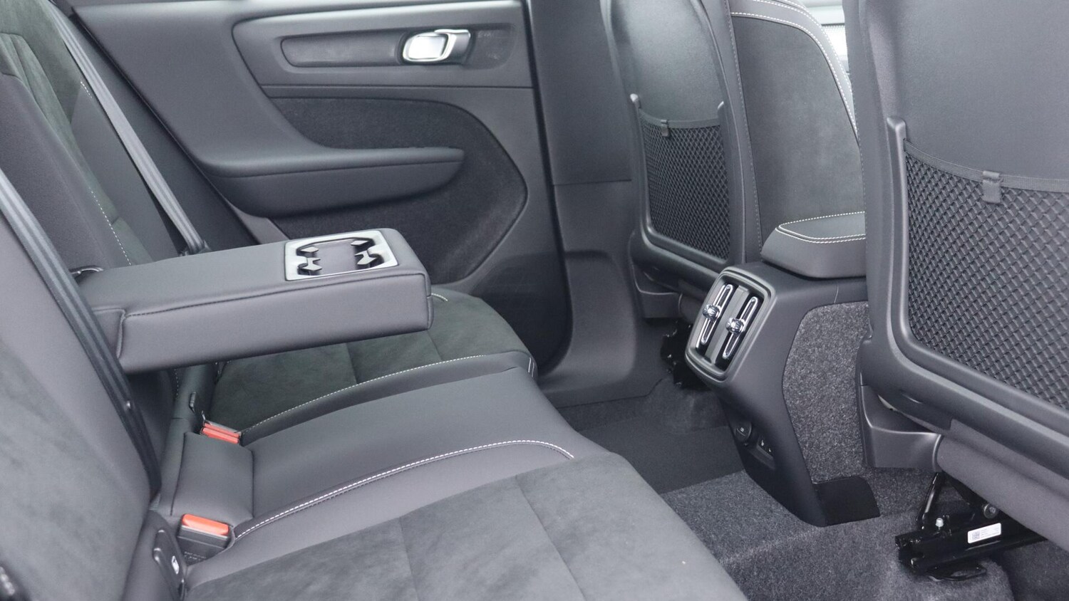 Used Volvo XC40 2025 for sale - 76085454: Photo 33
