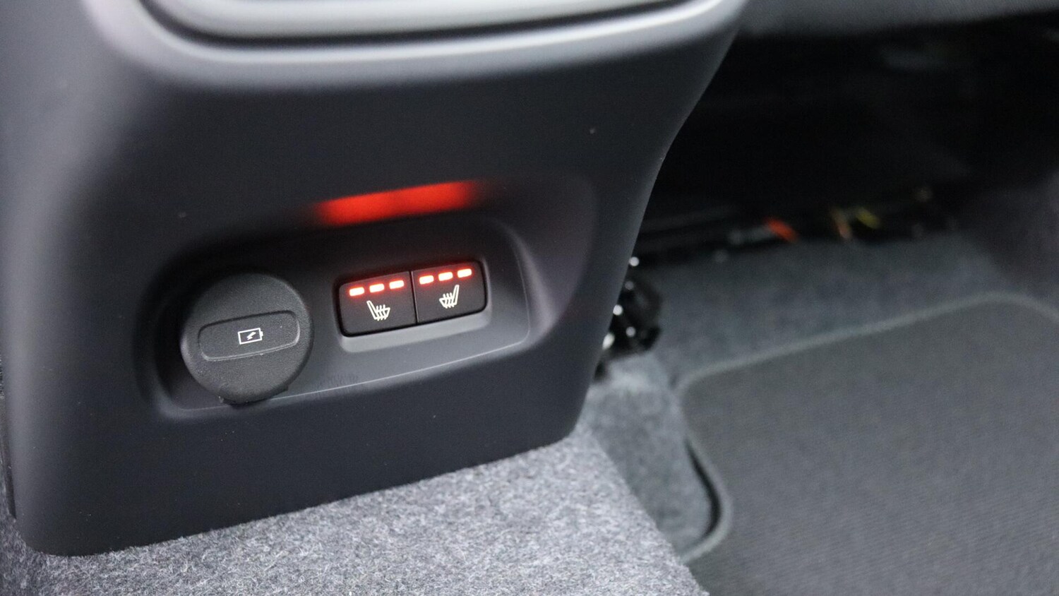 Used Volvo XC40 2025 for sale - 76085454: Photo 47