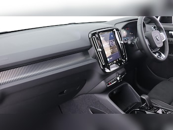 Used Volvo XC40 2025 for sale - 76085454: Photo 4