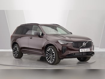2025 (75) - T8 PHEV AWD Ultra Dark, 7 Seats (Sunroof, Pilot Assist, BLIS, Leather) 5-Door