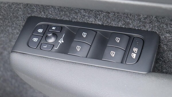 Used Volvo XC40 2025 for sale - 75780744: Photo 24