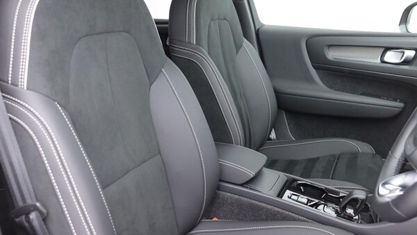 Used Volvo XC40 2025 for sale - 75780744: Photo 50