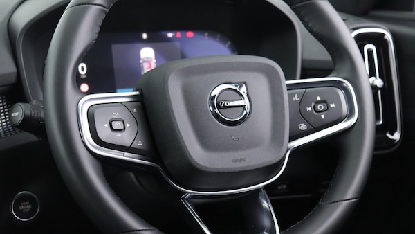 Used Volvo XC40 2025 for sale - 75768631: Photo 10