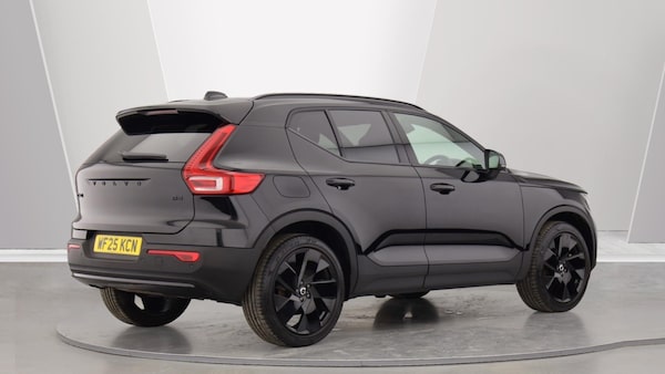 Used Volvo XC40 2025 for sale - 75768631: Photo 2