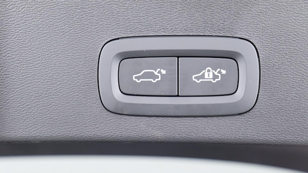 Used Volvo XC40 2025 for sale - 75768631: Photo 35
