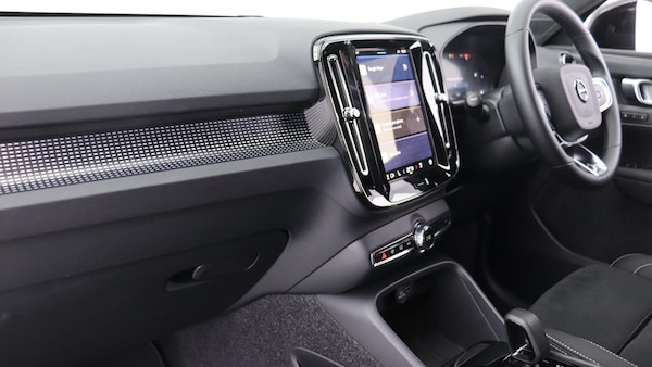 Used Volvo XC40 2025 for sale - 75768631: Photo 51
