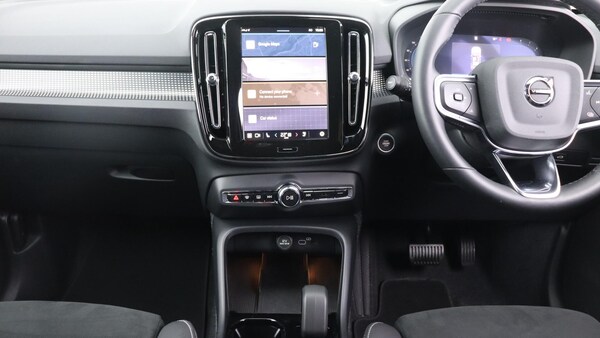 Used Volvo XC40 2025 for sale - 75768631: Photo 5