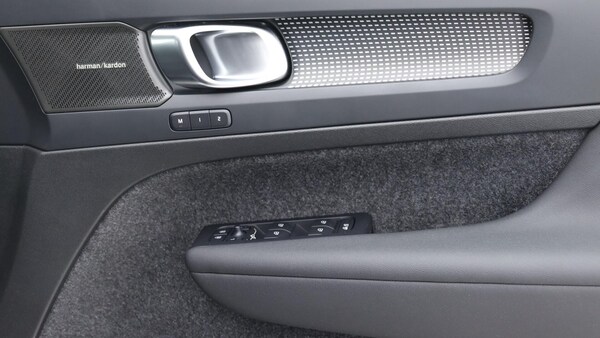 Used Volvo XC40 2025 for sale - 75809267: Photo 29
