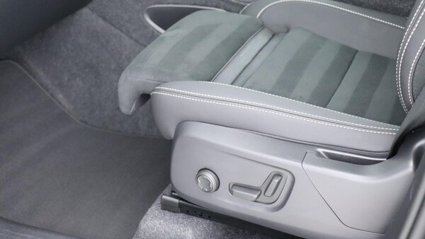 Used Volvo XC40 2025 for sale - 75809267: Photo 30