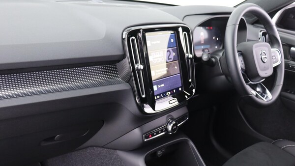 Used Volvo XC40 2025 for sale - 75809267: Photo 43