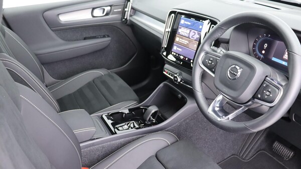 Used Volvo XC40 2025 for sale - 75809267: Photo 4