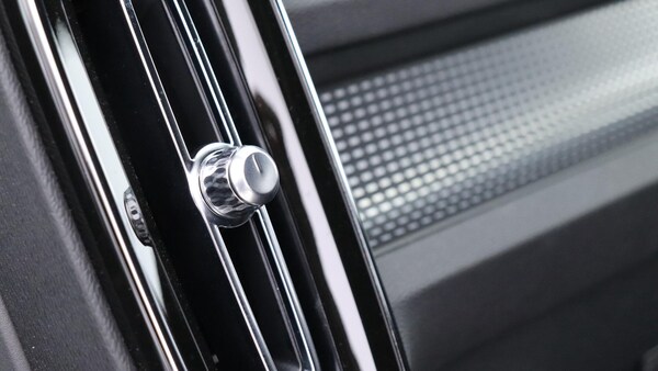 Used Volvo XC40 2025 for sale - 75809267: Photo 54