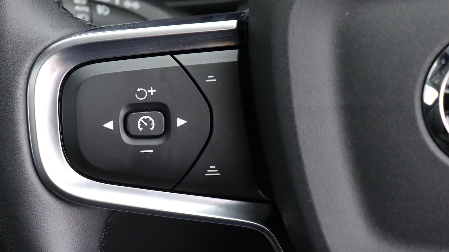 Used Volvo XC40 2025 for sale - 76060779: Photo 21