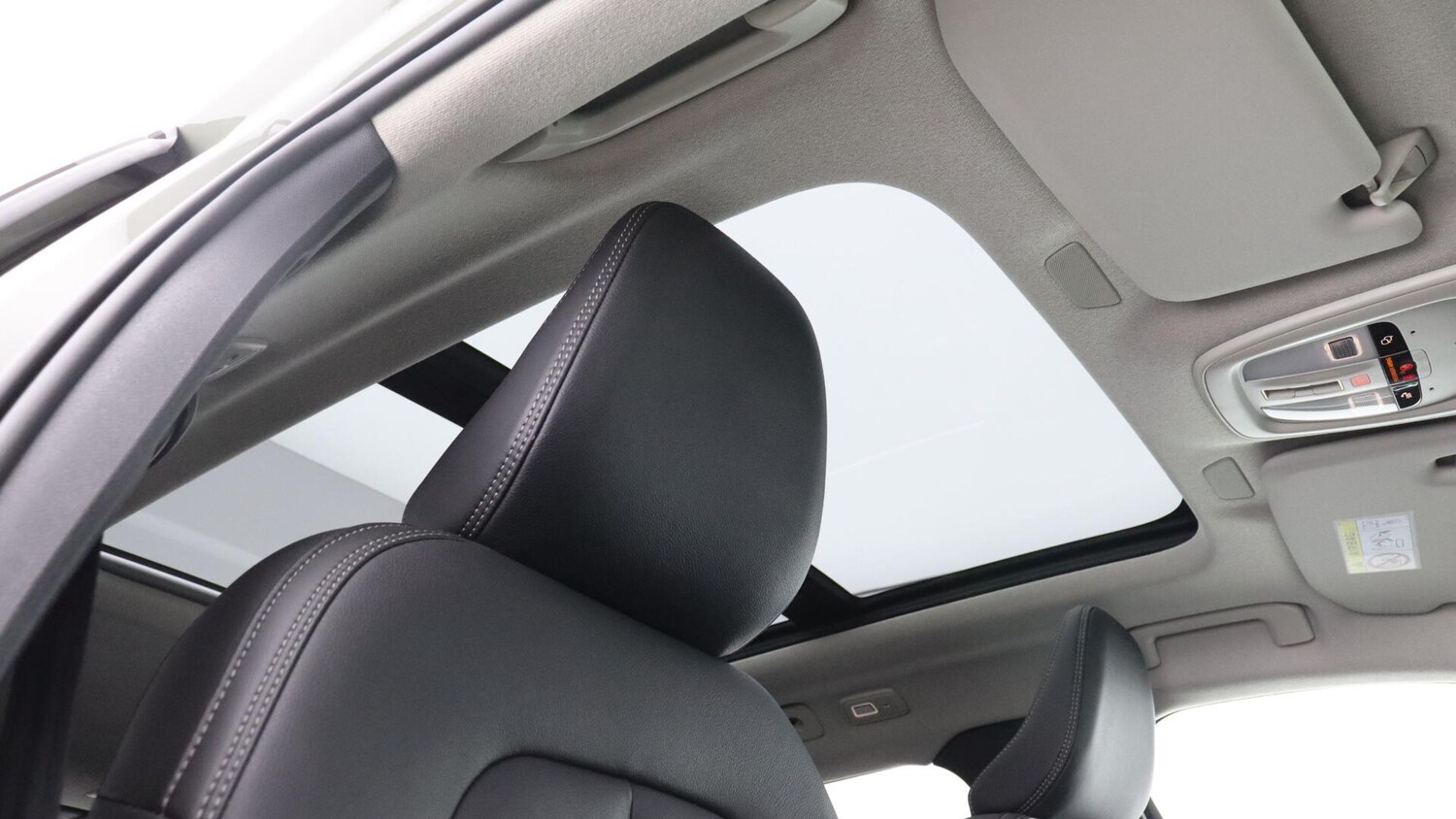 Used Volvo XC40 2025 for sale - 76060779: Photo 31