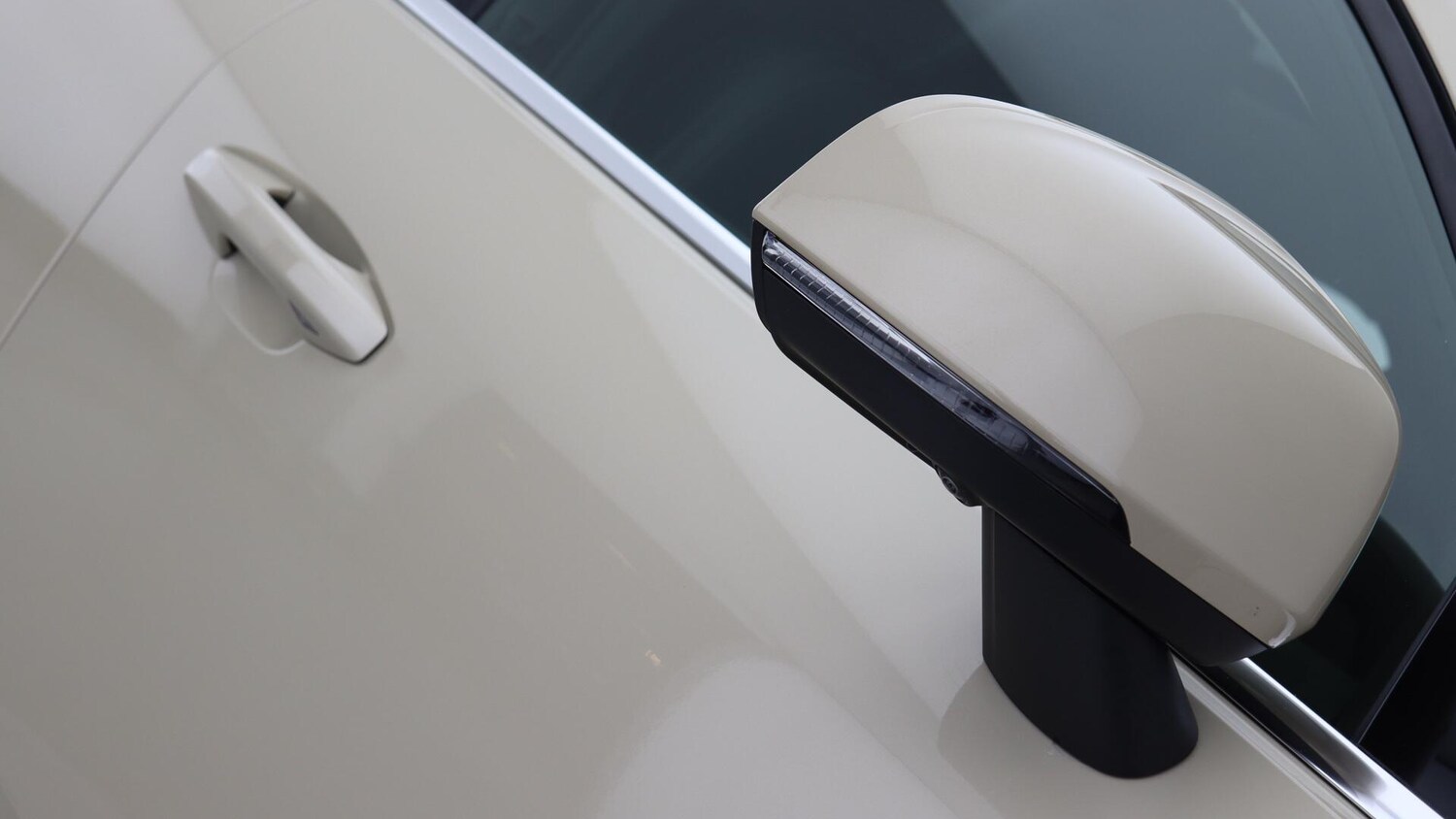Used Volvo XC40 2025 for sale - 76060779: Photo 37