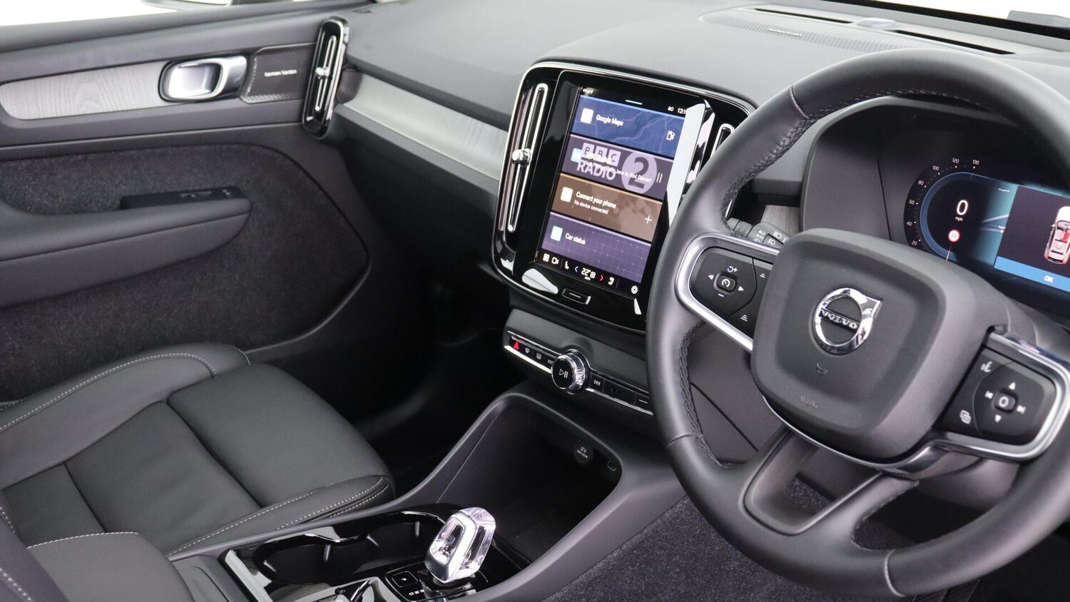 Used Volvo XC40 2025 for sale - 76060779: Photo 4