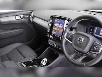 Used Volvo XC40 2025 for sale - 76060779: Photo 4