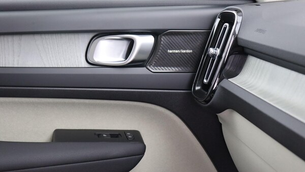 Used Volvo XC40 2025 for sale - 75809750: Photo 50
