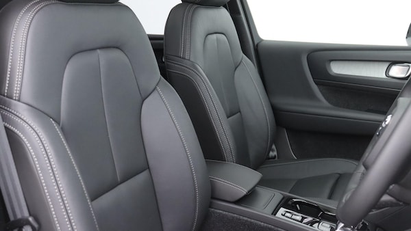Used Volvo XC40 2025 for sale - 76282867: Photo 40
