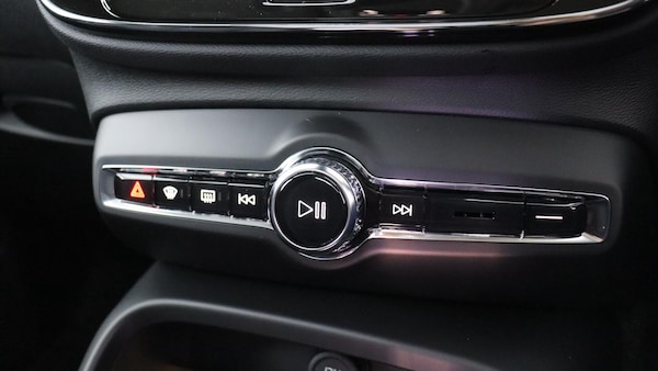 Used Volvo XC40 2025 for sale - 76282867: Photo 41